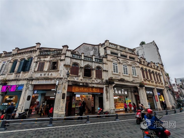 榮耀90 GT上手：游戲滿幀 性能釋放堪比驍龍8 Gen3旗艦