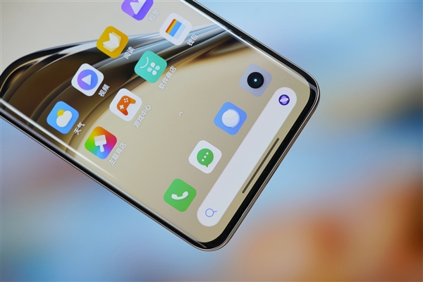 首發(fā)全新索尼超光影潛望長焦！真我13 Pro+圖賞