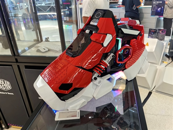 酷冷至尊機電散新品齊發(fā)：10萬的電競艙、4.3萬的液冷主機、3萬的“鞋子”