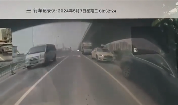 寧波一保時(shí)捷卡宴發(fā)生嚴(yán)重車禍 官方通報(bào)：駕駛員搶救無(wú)效死亡