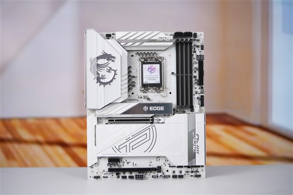 白色海景房絕配！微星MPG Z890 EDGE TI WIFI主板圖賞
