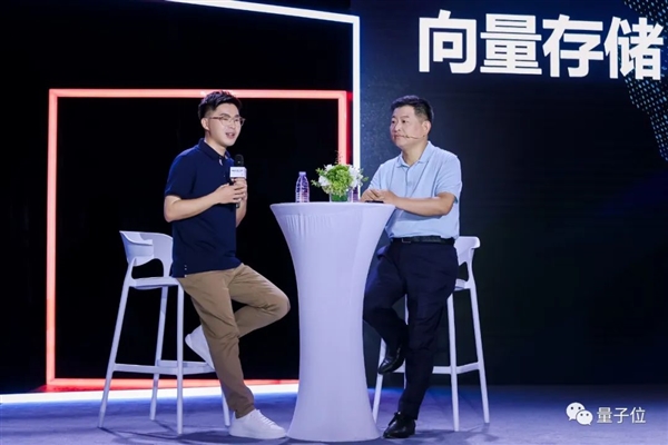 華為天才少年研究課題！背后存儲(chǔ)團(tuán)隊(duì)發(fā)布兩大新品：均面向大模型