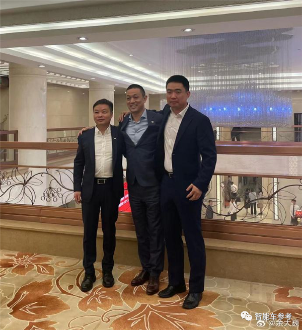 賣一輛虧25萬蔚來虧錢紀錄再被刷新！李斌：挖奔馳寶馬銷售提銷量