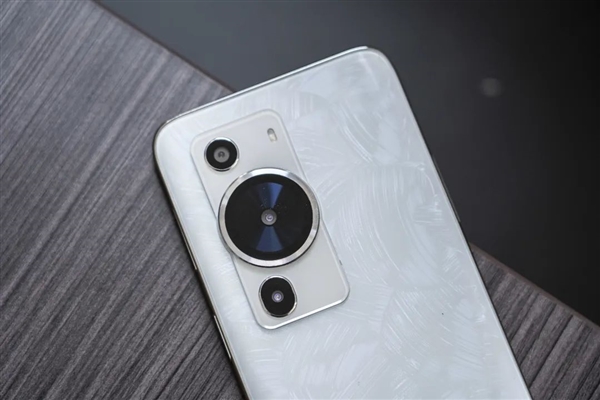 599元買“華為P60” 這手機(jī)簡(jiǎn)直離譜！用完我人都傻了