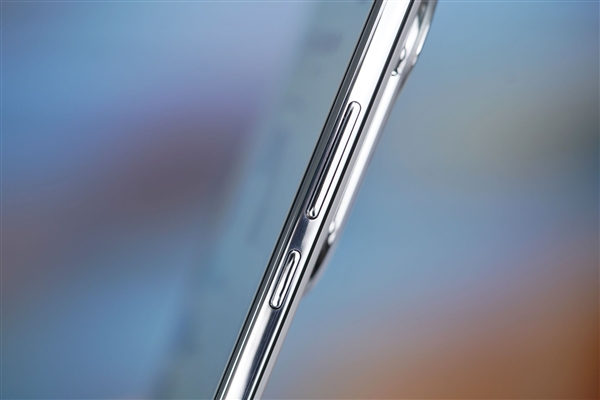 185g機(jī)身塞下6500mAh大電池！vivo S20圖賞