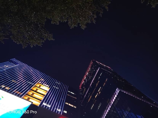 從2米高度跌落完好無損！榮耀X60 Pro體驗(yàn)