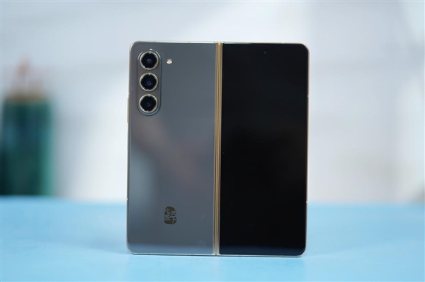 15999元輕薄大折疊旗艦！三星W24圖賞