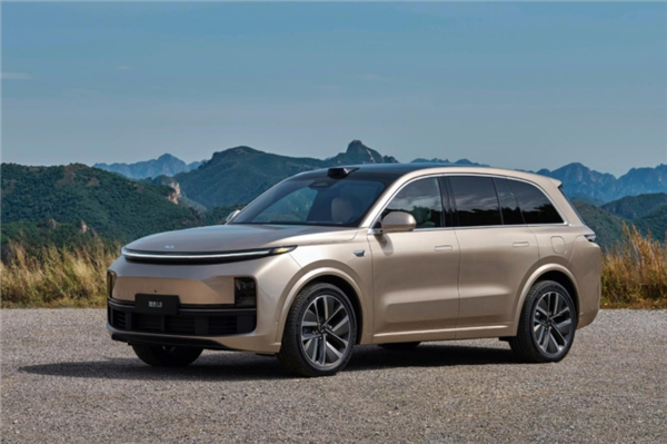 本月首超4萬臺(tái)穩(wěn)了 理想發(fā)布最新周銷量榜單：熱銷0.9萬能打3個(gè)問界