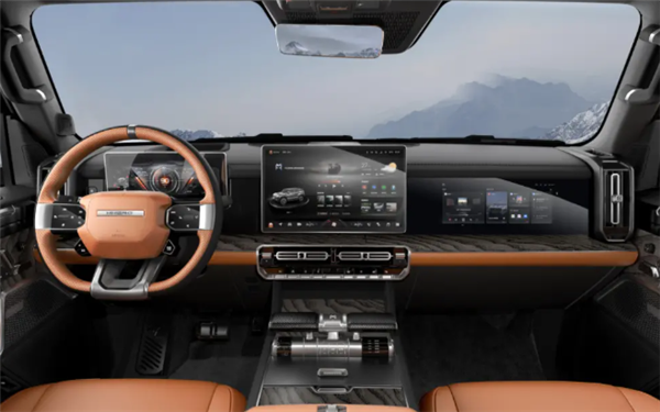 四電機僅需63.77萬起！東風(fēng)猛士917正式上市 硬派程度遠(yuǎn)超仰望U8