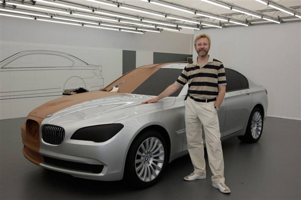 電車被“罵慘” 寶馬接“私活”