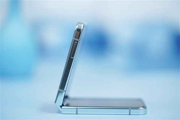 性能最強(qiáng)小折疊屏！三星Galaxy Z Flip5圖賞