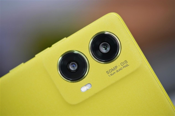 曲面屏+大電池只要1399元！moto S50 Neo圖賞