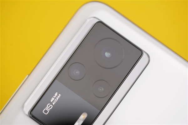 天璣8200同檔唯一2K屏！Redmi K60E晴雪圖賞