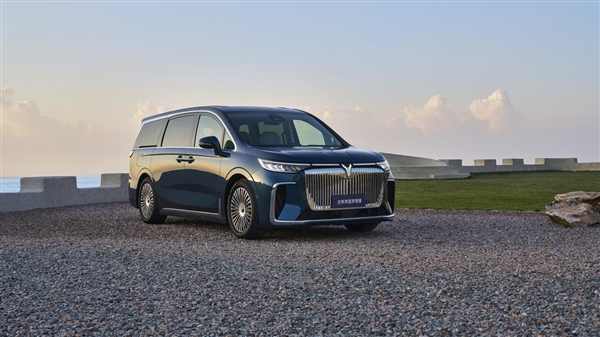 領(lǐng)先一代 SPA級體驗！全新嵐圖夢想家重新定義零重力座椅標(biāo)準(zhǔn)