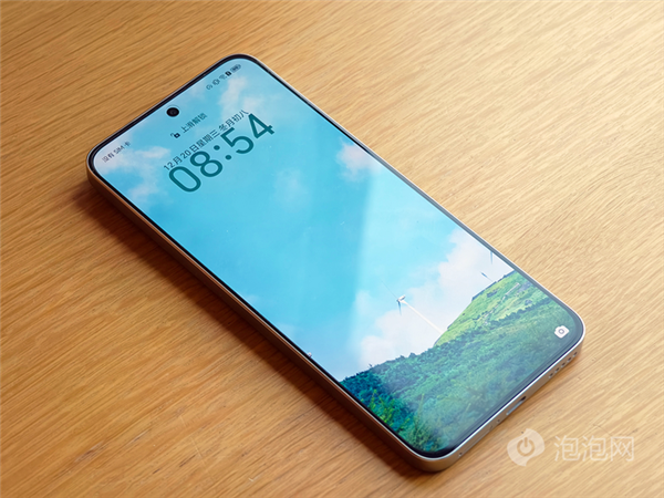 榮耀90 GT上手：游戲滿幀 性能釋放堪比驍龍8 Gen3旗艦