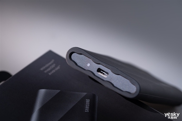 移動硬盤教科書！三星移動固態(tài)硬盤T9上手