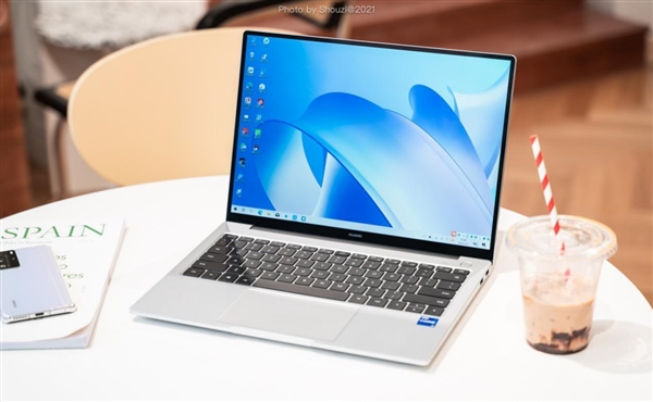 華為感恩回饋季：旗艦筆記本千元鉅惠 1TB大存儲優(yōu)惠一步到位