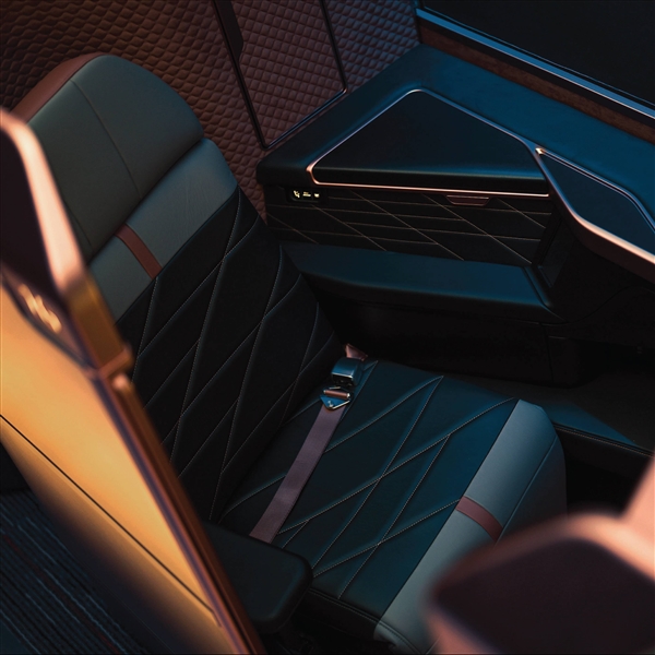 電車被“罵慘” 寶馬接“私活”