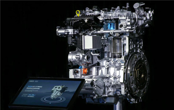 長(zhǎng)安汽車發(fā)布新藍(lán)鯨動(dòng)力：三大全球最強(qiáng)首發(fā)技術(shù)