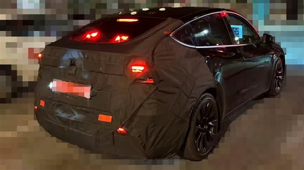 新款特斯拉Model Y國(guó)內(nèi)曝光：首次啟用分體式燈組