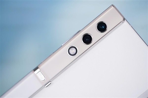 4.3mm迄今最薄折疊屏！榮耀V Purse圖賞：驚艷了