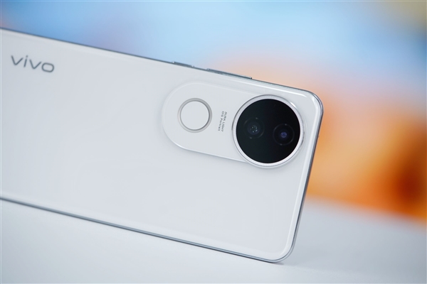 185g機(jī)身塞下6500mAh大電池！vivo S20圖賞