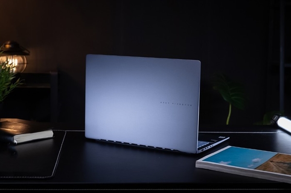 華碩無畏Pro 15 2024上手：16小時續(xù)航驚人