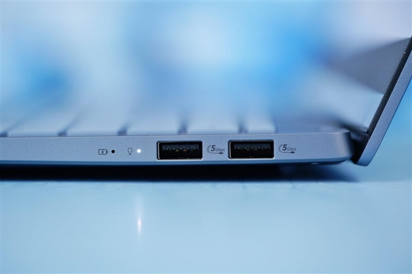 2.8K OLED高刷屏！華碩無畏Pro15 2024高能AI超輕薄本圖賞