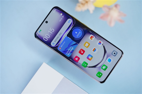 液態(tài)金屬般質(zhì)感！OPPO Reno12圖賞