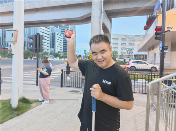 先天性全盲的他說：這是滴滴最好的一次更新