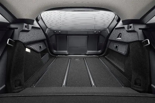 一車頂三車 新款雪鐵龍凡爾賽C5 X上市：14.37萬起