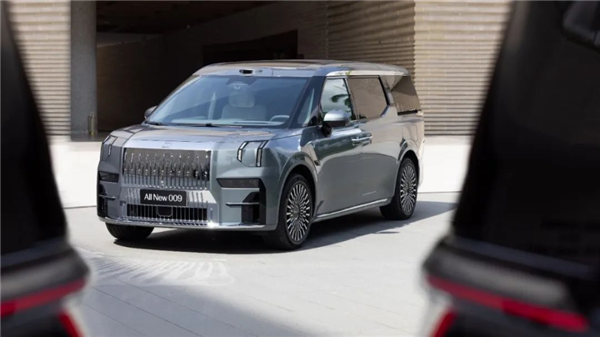 43.9萬！老板們看過來 全新極氪009開賣 一秒一公里