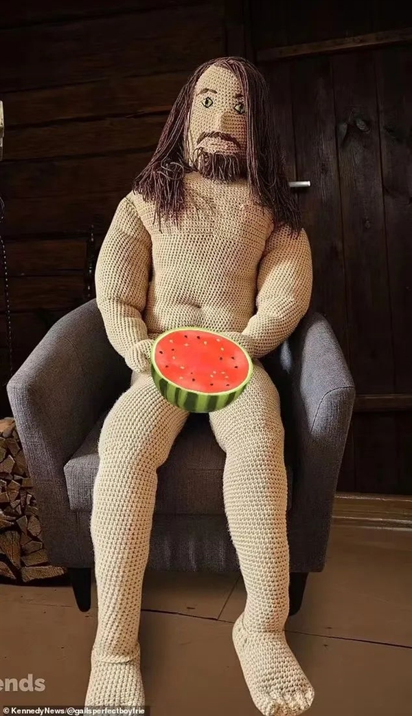 海王最尷尬的分身：美國女子織出毛線男友 竟然跟他一模一樣