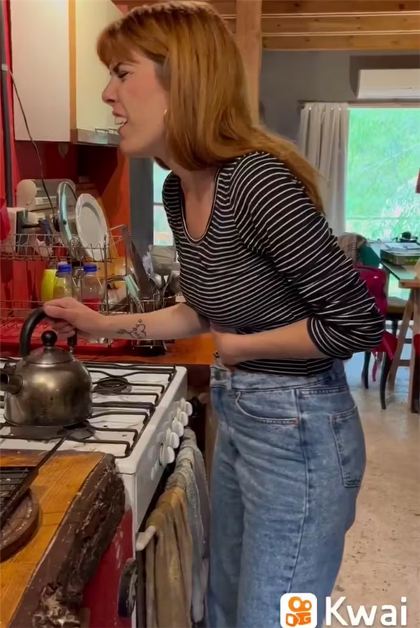 中國(guó)人制造的“歪嘴龍王”：老外一天不看就渾身難受