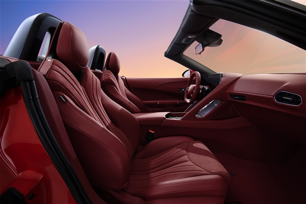 海外48萬起售！上汽名爵Cyberster純電超跑內(nèi)飾發(fā)布：雙座敞篷賊拉風(fēng)