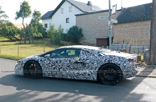 轉(zhuǎn)速可達(dá)10000rmp！蘭博基尼小牛繼任者曝光：換裝V8混動發(fā)動機