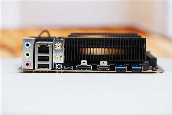 板載銳龍9 7945HX！銘凡BD790i主板圖賞