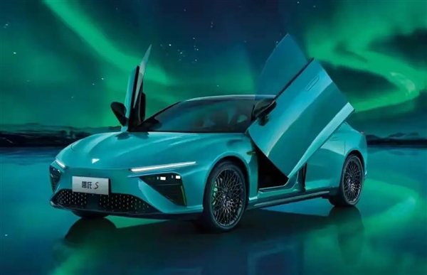 搭載麒麟電池 續(xù)航超過1000公里！新款哪吒S正式發(fā)布