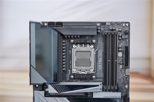 AI自動超頻！技嘉X870E AORUS MASTER超級雕主板圖賞