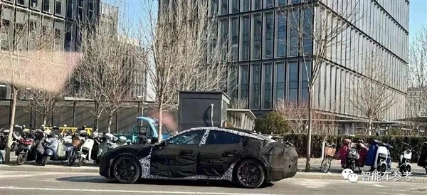 小米汽車首曝懸浮中控大屏：純電插混增程三種動力全都安排