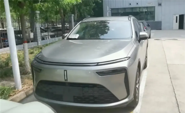 撞臉魏牌藍(lán)山 全新拿鐵插混版實(shí)車曝光30萬內(nèi)全新選擇