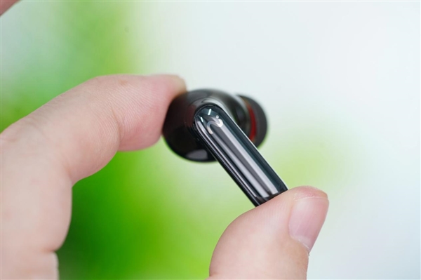 32國(guó)語(yǔ)言同傳翻譯 科大訊飛會(huì)議耳機(jī)Pro 2圖賞