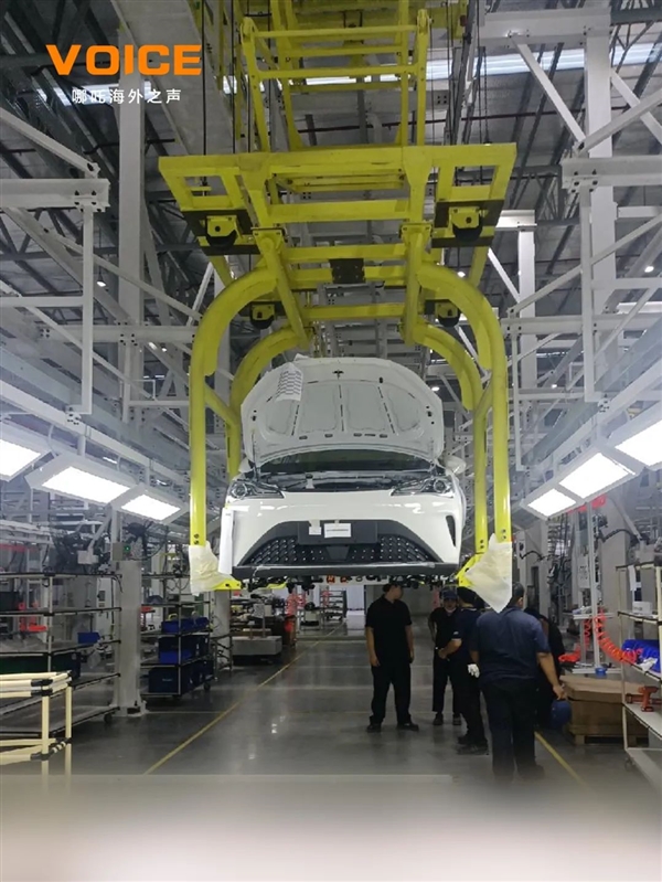 除了內(nèi)卷、中國新勢力還能走什么路：哪吒汽車給打了個(gè)樣兒！