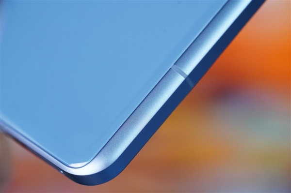 小米2024開(kāi)年最強(qiáng)旗艦！小米14 Ultra龍晶藍(lán)影像套裝圖賞