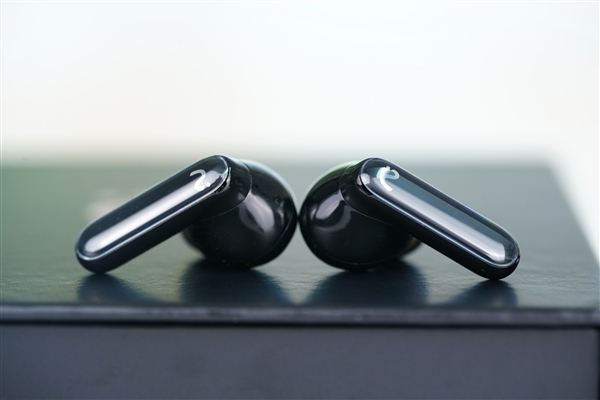 32國(guó)語(yǔ)言同傳翻譯 科大訊飛會(huì)議耳機(jī)Pro 2圖賞