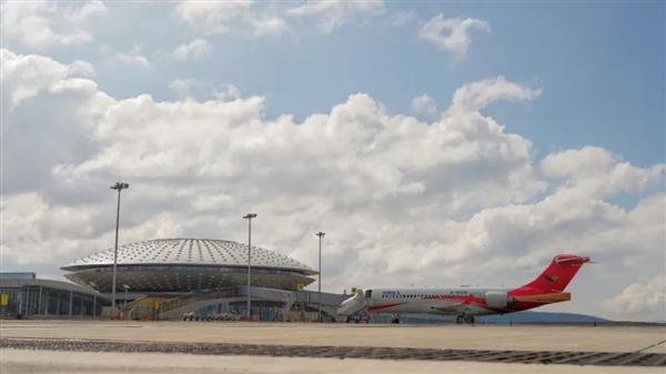 4411米！國產(chǎn)飛機ARJ21飛到世界最高民用機場