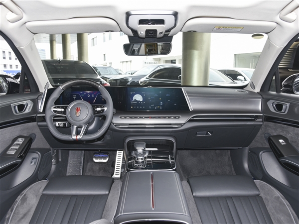 32.98萬起 國(guó)產(chǎn)豪華轎車新款紅旗H9上市：入門新增1.8T四缸機(jī)