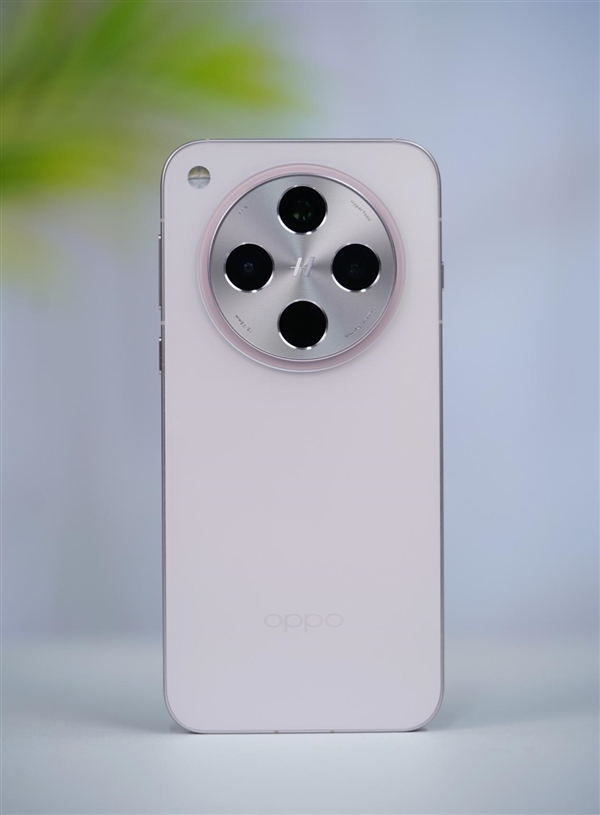 超窄物理四等邊屏幕！OPPO Find X8圖賞