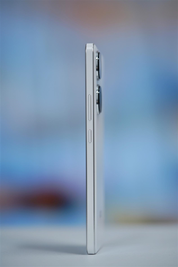 驍龍8 Gen3雙芯戰(zhàn)神！iQOO Neo9S Pro+星曜白圖賞