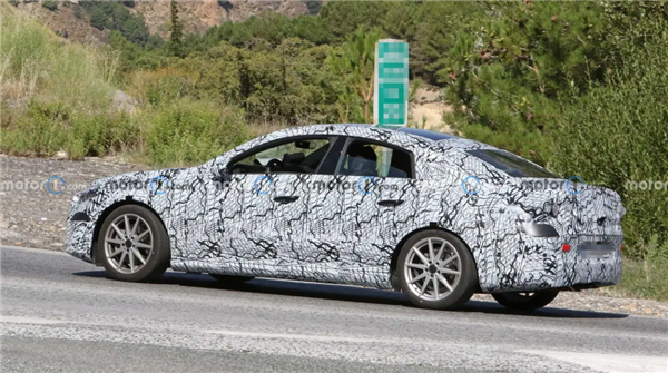 吉利奔馳再次合作 全新一代CLA諜照曝光 或?qū)⒉捎美咨耠娀? h=